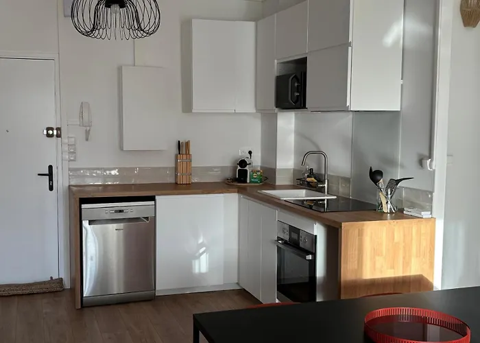 Familial Avec Parking Privatif Apartment